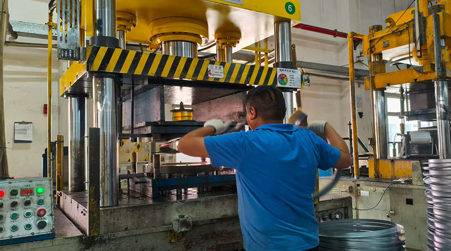 金環(huán)電器的滾筒干衣機如何適應游艇、輪船等特殊海洋環(huán)境，確保高安全性和穩定性？