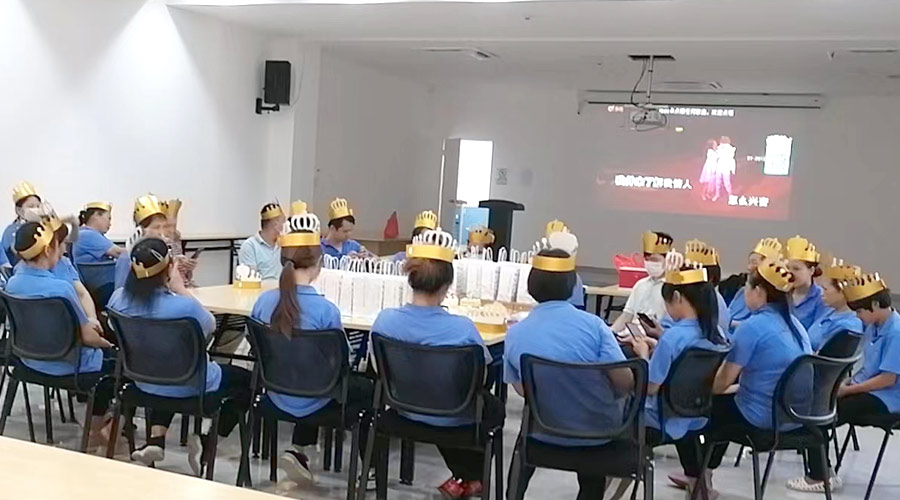 歡聚一堂 溫暖相伴！金環(huán)電器舉辦9月員工生日會(huì )