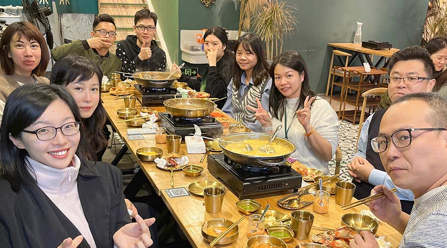 寒冬暖心！金環(huán)電器銷(xiāo)售部組織火鍋團建沖刺2022