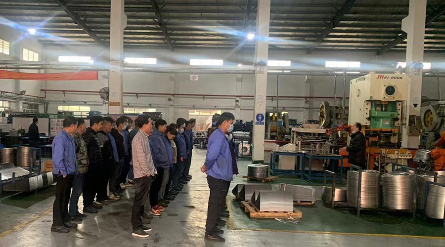 意氣奮發(fā)！金環(huán)電器沖壓車(chē)間組織人員開(kāi)展例行早會(huì )